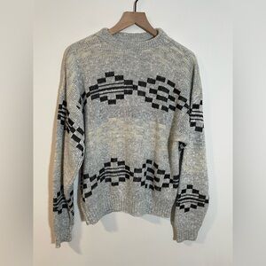 Vintage Tapas 80’s 90’s Crew Neck Knit Sweater Gray Black Size Medium Unisex